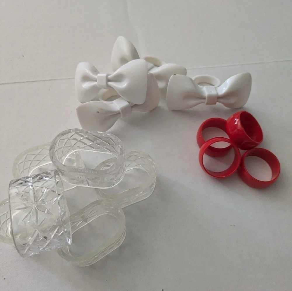 Vtg plastic Napkin Rings Set of 6 Clear,set of 4 red, and set of 4 white bows.